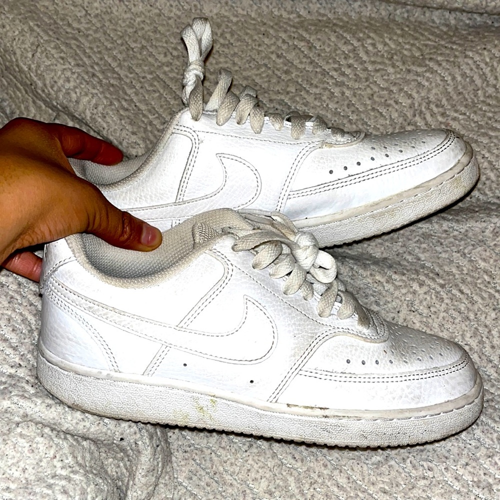 NikeShoes.